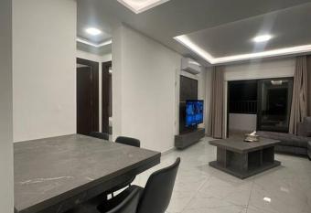 cozy rooftop near al services 24 has Balcony rooms