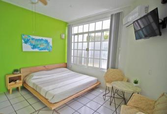 Studio -Sand at Mikasa- Fast Internet, King bed, Pool, Near Beach, AC allows 18 year olds to book a room