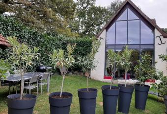 G  te des ch  teaux de la Loire has Balcony rooms