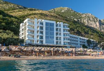 Apart Hotel Sea Fort has Balcony rooms