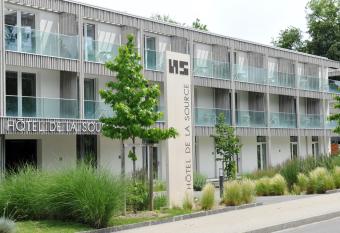 H  tel de la Source allows 18 year olds to book a room