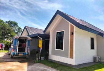 Chiang Rai Airport Homestay allows 18 year olds to book a room