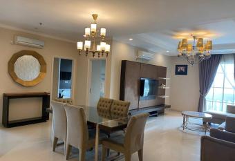 Lovely 3-Bedroom rental unit has rooms with a private hot tub