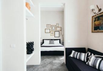 Shurhuq Ospitalit   Siciliana allows 18 year olds to book a room