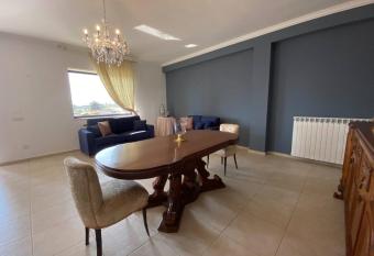 Villa Sicilia Vicina A Etnaland, Etna E Mare has rooms with a private hot tub