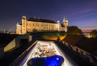 Kanonicza 22 has rooms with a private hot tub