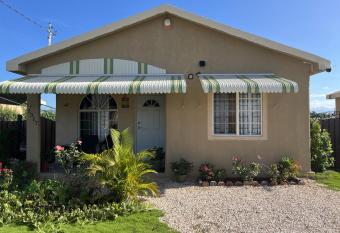 Finest Accommodation Phoenix Park Lot 1317 Phase 4 Portmore St Catherine has Balcony rooms