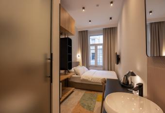 Hop Inn Rooms & Suites allows 18 year olds to book a room