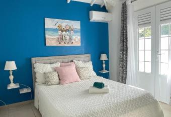 R  sidence Subtropicale allows 18 year olds to book a room