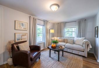 Downtown Bungalow Less than 1 Miles to UGA allows 18 year olds to book a room