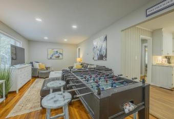 Heavenly Home on Habersham with Foosball Table! allows 18 year olds to book a room