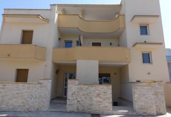 Don Nicola Residence has Smoking/Balcony rooms