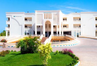 White Valley Palace has Smoking/Balcony rooms