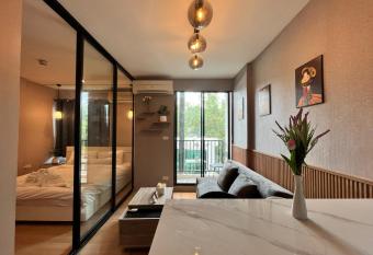 Zcape1 boat avenue has Balcony rooms