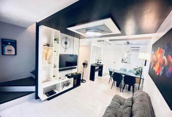 Portville Mactan near Airport has Balcony rooms