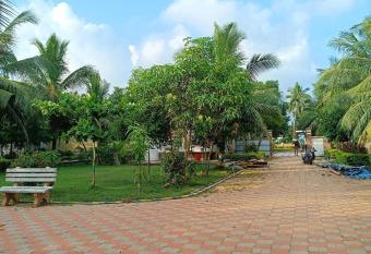 KINGS COCO RESORT has Balcony rooms