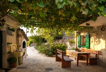 Holiday Home Alegra has Balcony rooms