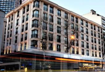 Grand Aras Hotel & Suites has Smoking/Balcony rooms