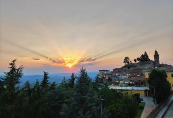 Casina Lubric has Balcony rooms