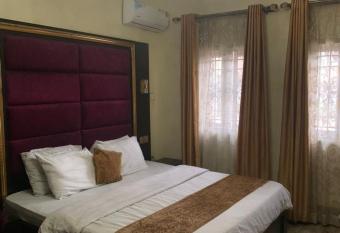 Arrow Groves Hotel Service has Balcony rooms