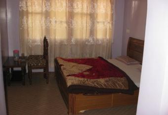 Hotel Gulistan has Balcony rooms