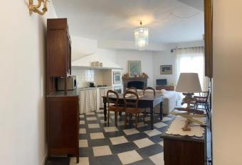 Appartamento Gabri House a Sarzana has Balcony rooms