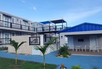 2 PALMAS STR has Balcony rooms