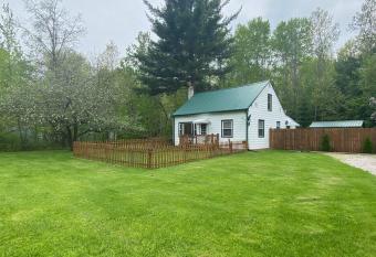 Homey Houghton Haven has Balcony rooms