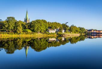 Pilegrimsg  rden Hotell og Gjesteg  rd allows 18 year olds to book a room