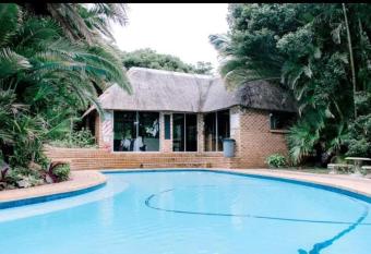 Carisford has Balcony rooms