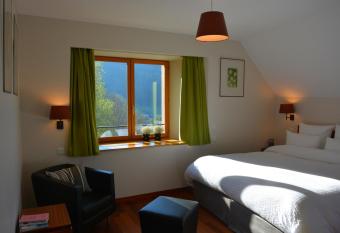 Val Lachard allows 18 year olds to book a room