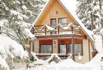 Traveland Alpina Boutique Resort Poiana Brasov allows 18 year olds to book a room