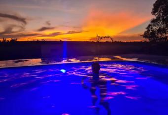 Chal  s no s  tio Santo Ant  nio do p  r do sol has Balcony rooms