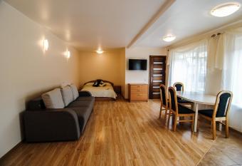 Apartament   nuoma allows 18 year olds to book a room