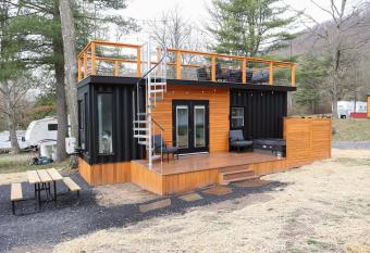 The Bellefonte Campground has rooms with a private hot tub