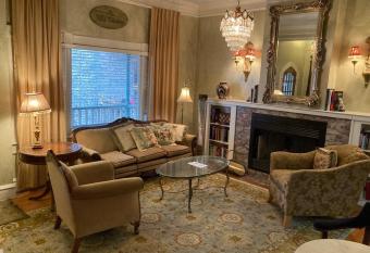 The Villa Toscana has Balcony rooms