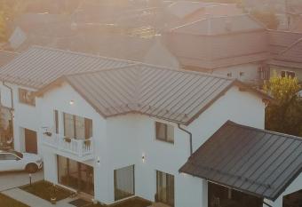 IoanaGuestHouse has Balcony rooms