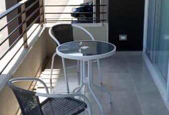 acogedor y lindo departamento amoblado por d  a. allows 18 year olds to book a room