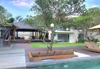 Villa RM Canggu has Balcony rooms