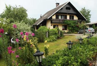 Apartments Maria has Balcony rooms