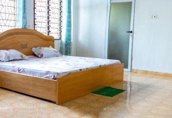 J in G Retreat Center has Balcony rooms