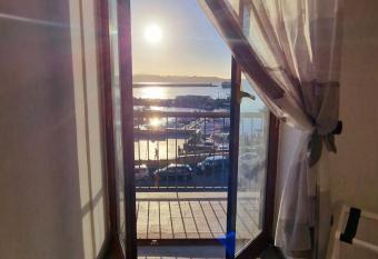 Puteoli Sea View has Balcony rooms