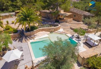 Finca es Nou has Balcony rooms