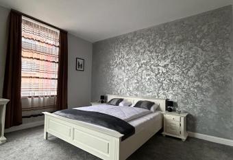 Sia Apartments Hotel allows 18 year olds to book a room