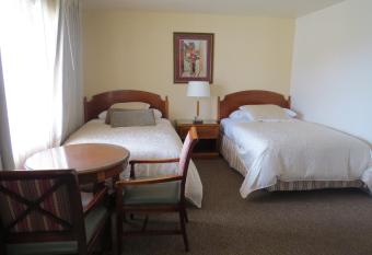 Laguna Lodge allows 18 year olds to book a room