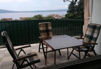 Apartment Dada has Balcony rooms