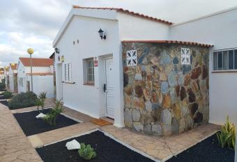 Casa Yanira allows 18 year olds to book a room