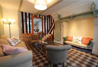 La Pagerie allows 18 year olds to book a room