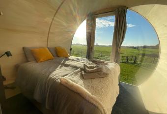 Ontspan in de Droomstam allows 18 year olds to book a room