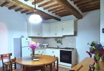 Casa vacanze    La casetta di Anna    has Balcony rooms